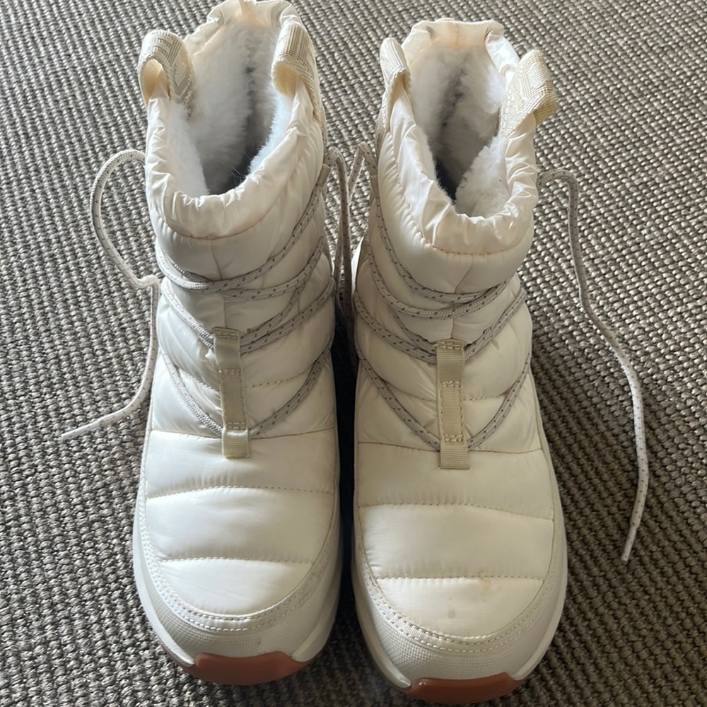 The North Face Women’s Thermoball Lace Up Waterproof boots